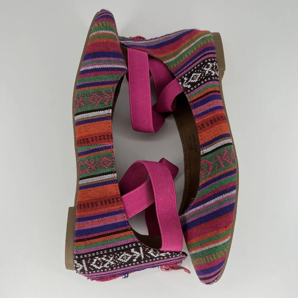 Bella Marie Dana Striped Strappy Ankle Flats Aztec Print Womens Size 7 Shoes